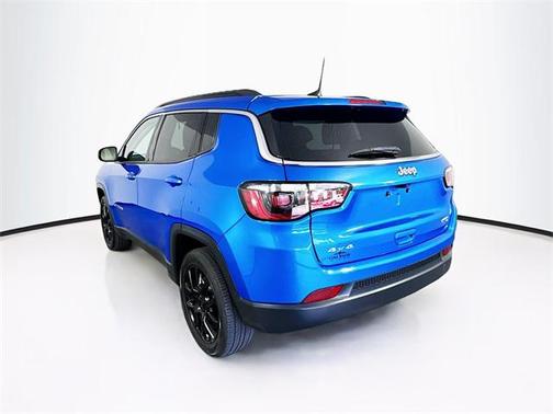 2022 Jeep Compass Latitude Lux