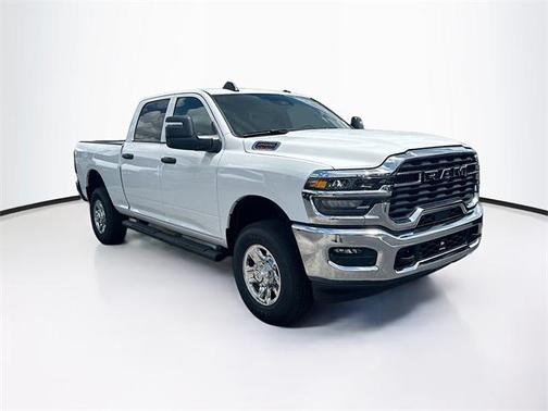 2025 RAM 2500 Tradesman Crew Cab 4x4 6'4' Box