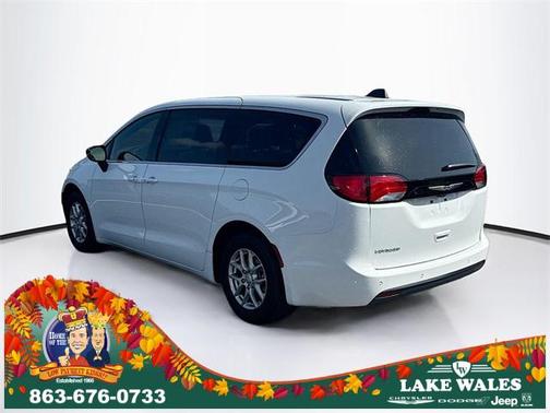 2025 Chrysler Voyager LX