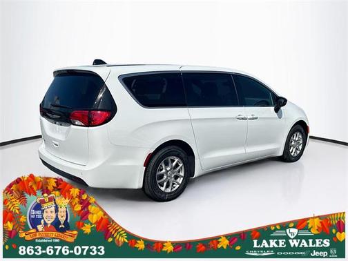 2025 Chrysler Voyager LX