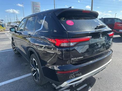 2023 Mitsubishi Outlander PHEV SE S-AWC