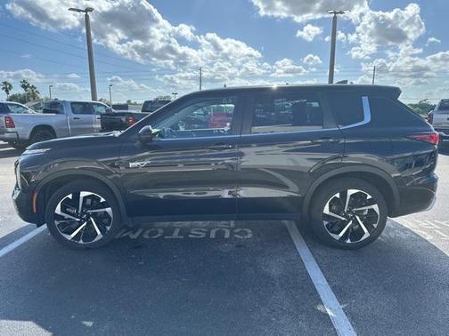2023 Mitsubishi Outlander PHEV SE S-AWC