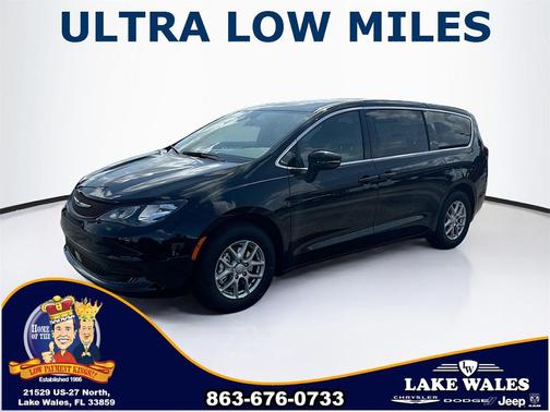 2025 Chrysler Voyager LX