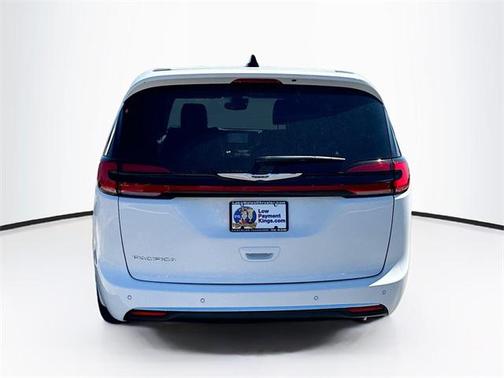 2025 Chrysler Pacifica L