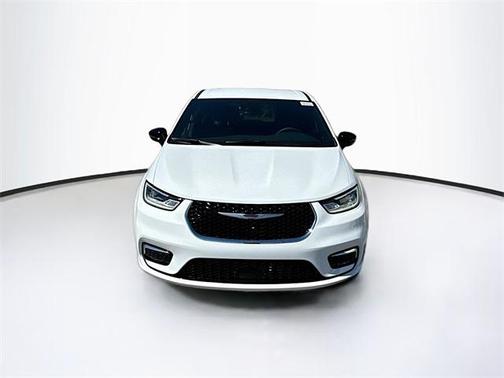2025 Chrysler Pacifica L
