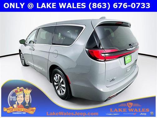 2022 Chrysler Pacifica Hybrid Touring L