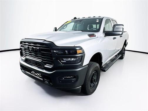 2025 RAM 2500 Tradesman Crew Cab 4x4 6'4' Box