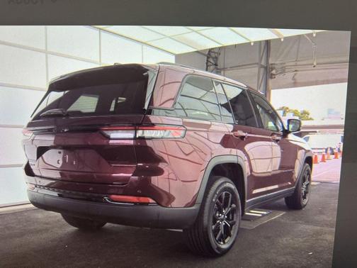 Velvet Red Pearlcoat 2024 Jeep Grand Cherokee Altitude