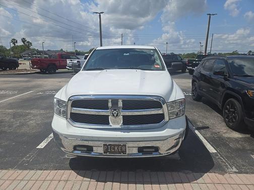 Bright White Clearcoat 2022 RAM 1500 Classic SLT