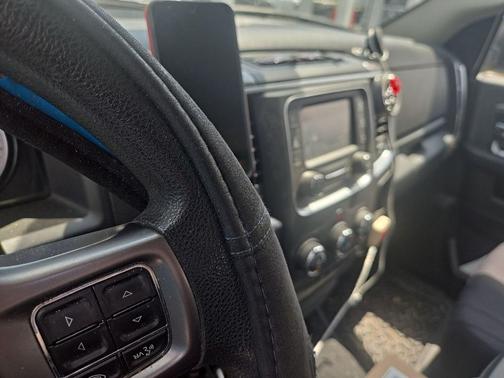 Bright White Clearcoat 2022 RAM 1500 Classic SLT