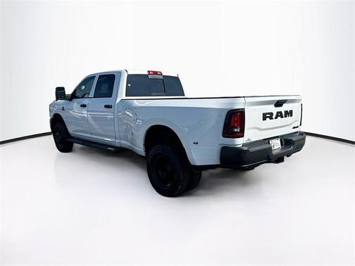 2025 RAM 3500 Tradesman Crew Cab 4x4 8' Box