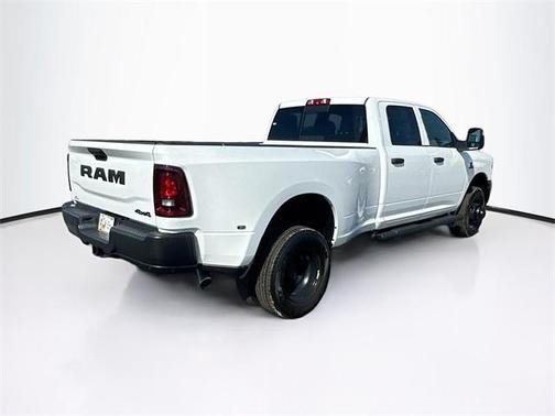 2025 RAM 3500 Tradesman Crew Cab 4x4 8' Box