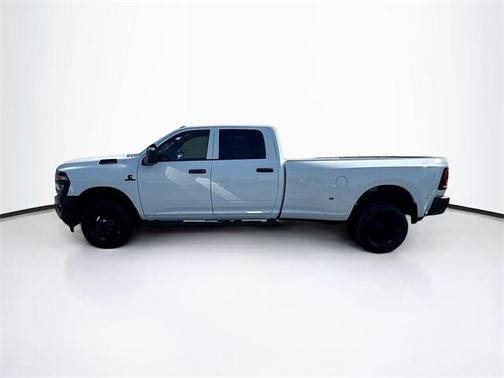 2025 RAM 3500 Tradesman Crew Cab 4x4 8' Box