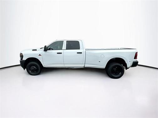 2025 RAM 3500 Tradesman Crew Cab 4x4 8' Box