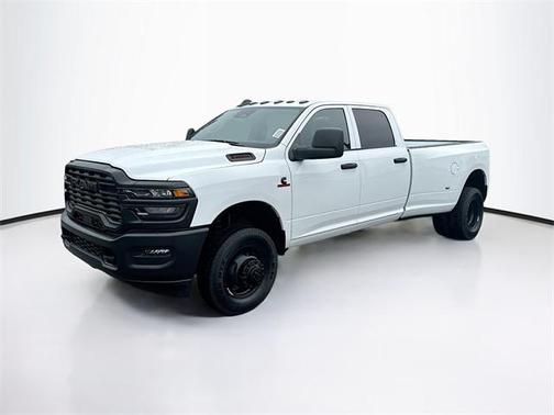2025 RAM 3500 Tradesman Crew Cab 4x4 8' Box