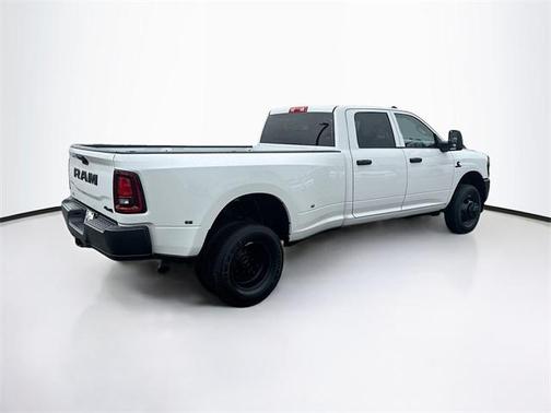 2025 RAM 3500 Tradesman Crew Cab 4x4 8' Box