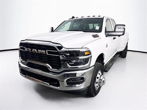 2026 RAM 3500 Tradesman Crew Cab 4x4 8' Box