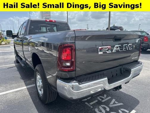 2025 RAM 3500 Tradesman Crew Cab 4x4 8' Box