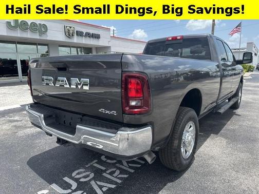 2025 RAM 3500 Tradesman Crew Cab 4x4 8' Box
