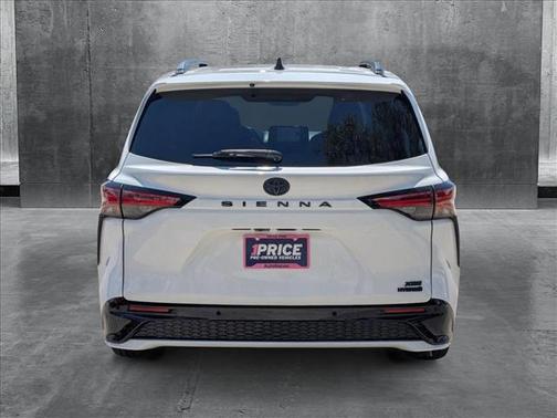 2022 Toyota Sienna XSE 7 Passenger
