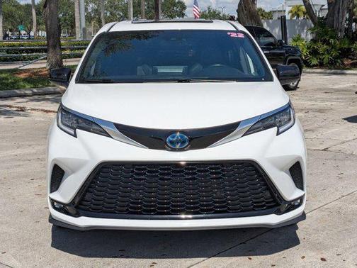 2022 Toyota Sienna XSE 7 Passenger