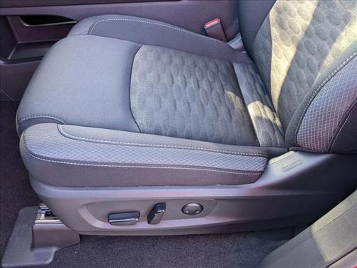 2025 Nissan Pathfinder SV FWD