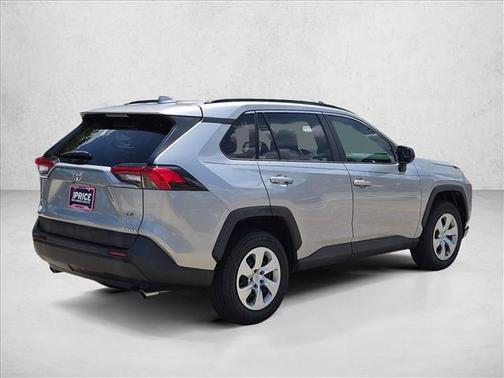 Silver Sky Metallic 2019 Toyota RAV4 LE