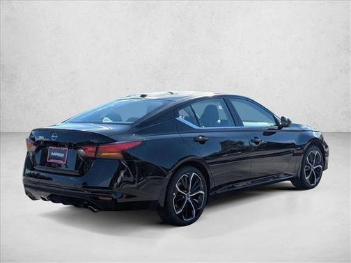 2025 Nissan Altima SR FWD
