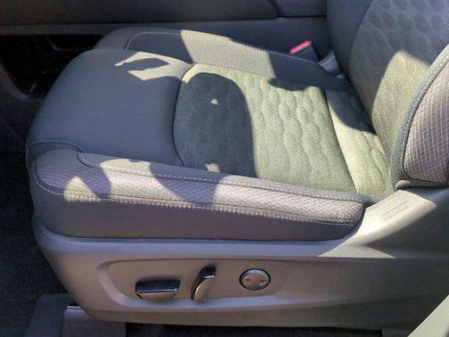 Deep Ocean Blue Pearl 2026 Nissan Pathfinder SV