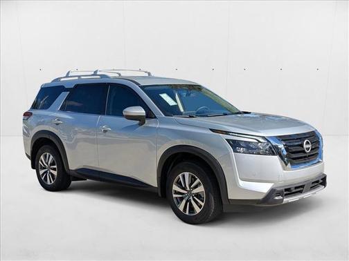 2025 Nissan Pathfinder SL FWD
