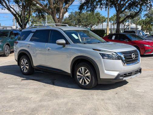 2025 Nissan Pathfinder SL FWD