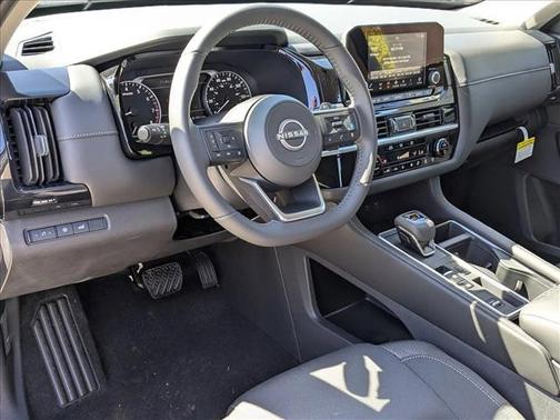 2025 Nissan Pathfinder SV FWD