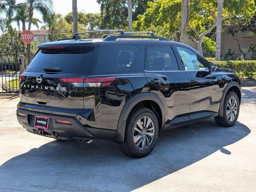 2025 Nissan Pathfinder SV FWD