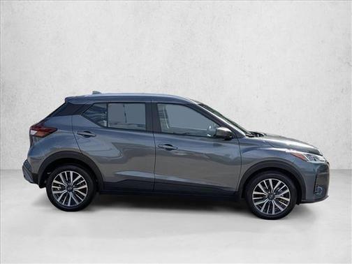 Gun Metallic 2022 Nissan Kicks SV