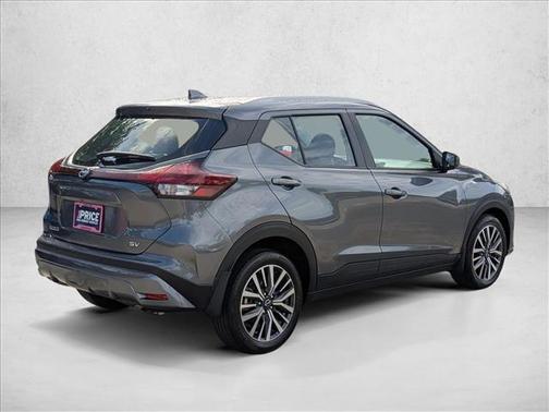 Gun Metallic 2022 Nissan Kicks SV