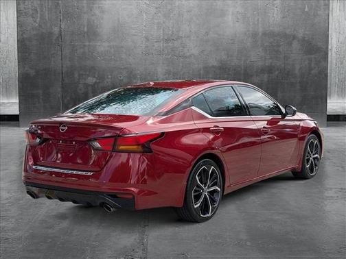 2023 Nissan Altima SR FWD