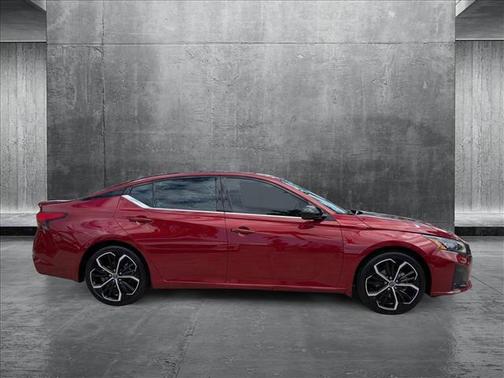 2023 Nissan Altima SR FWD