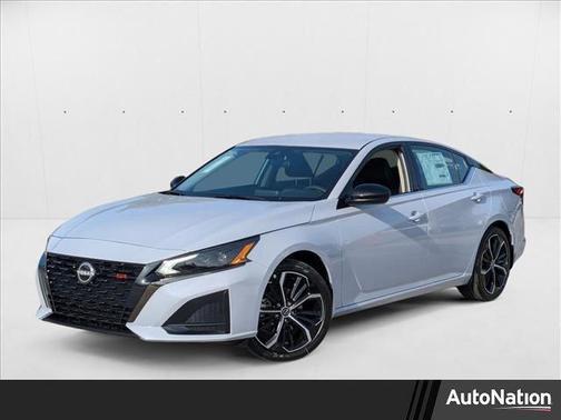 2025 Nissan Altima SR FWD