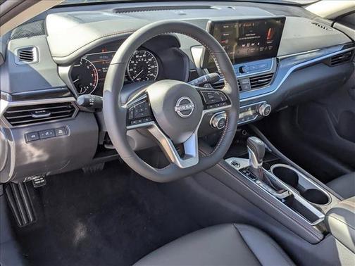 2025 Nissan Altima SR FWD