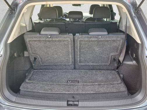 Silver/Gray 2022 Volkswagen Tiguan 2.0T SE