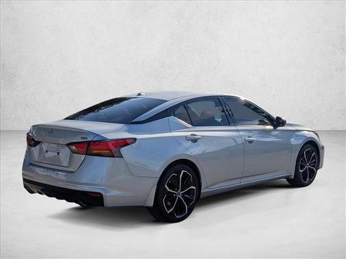 2023 Nissan Altima SR FWD
