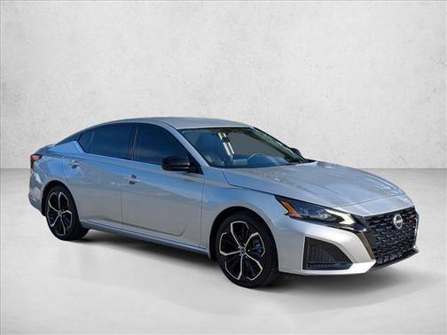 2023 Nissan Altima SR FWD