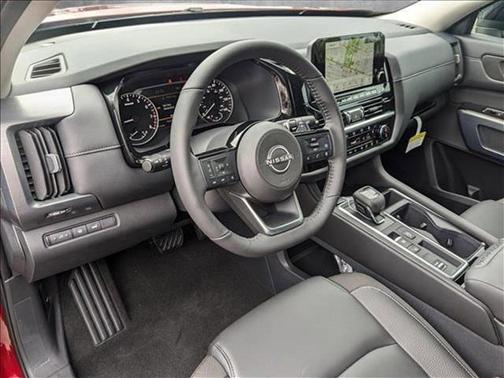 2025 Nissan Pathfinder SL FWD