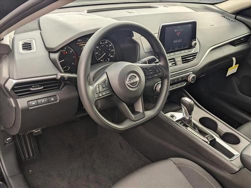 2025 Nissan Altima S FWD