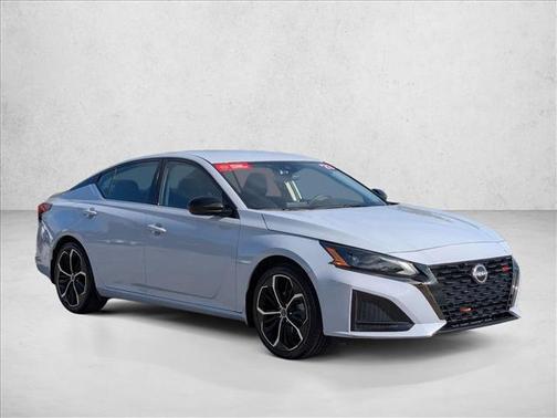 2023 Nissan Altima SR FWD