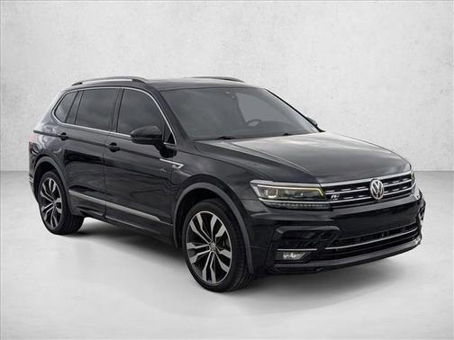 Deep Black Pearl 2019 Volkswagen Tiguan 2.0T SEL