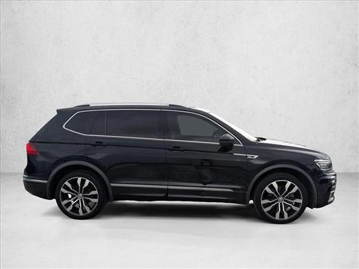 Deep Black Pearl 2019 Volkswagen Tiguan 2.0T SEL