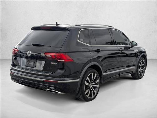 Deep Black Pearl 2019 Volkswagen Tiguan 2.0T SEL