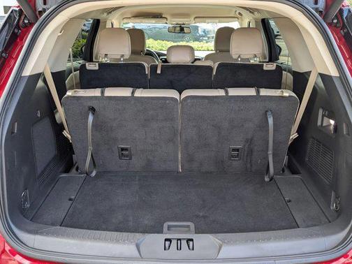 Rapid Red Metallic Tinted Clearcoat 2022 Ford Explorer Limited