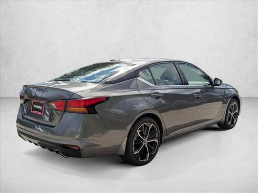 2025 Nissan Altima SR FWD